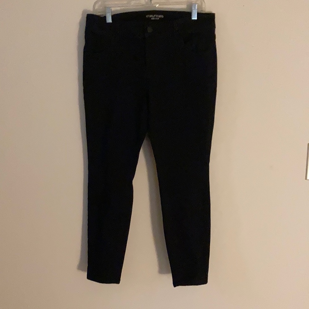 Black jegging with real front pockets!